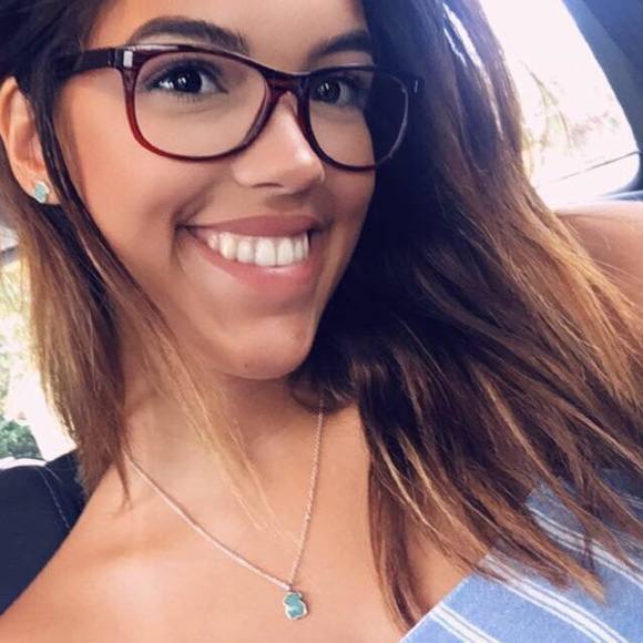 Meet your Posher, Lorraine - Picture 1 of 1